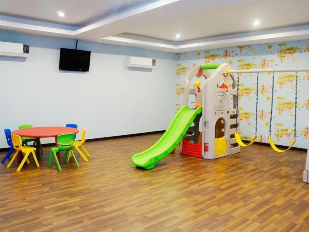 Orchardz Hotel Gajah Mada Pontianak Dış mekan fotoğraf