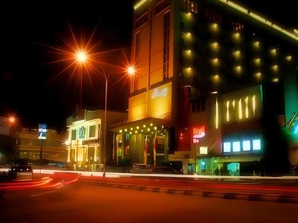 Orchardz Hotel Gajah Mada Pontianak Dış mekan fotoğraf