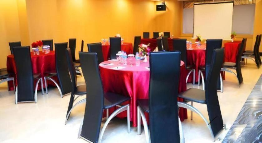 Orchardz Hotel Gajah Mada Pontianak Dış mekan fotoğraf