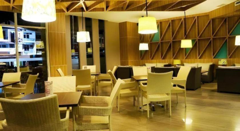Orchardz Hotel Gajah Mada Pontianak Dış mekan fotoğraf