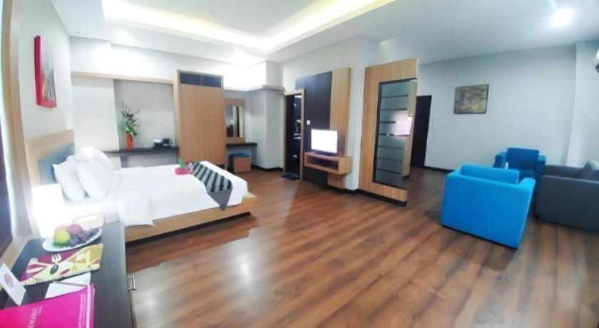 Orchardz Hotel Gajah Mada Pontianak Dış mekan fotoğraf