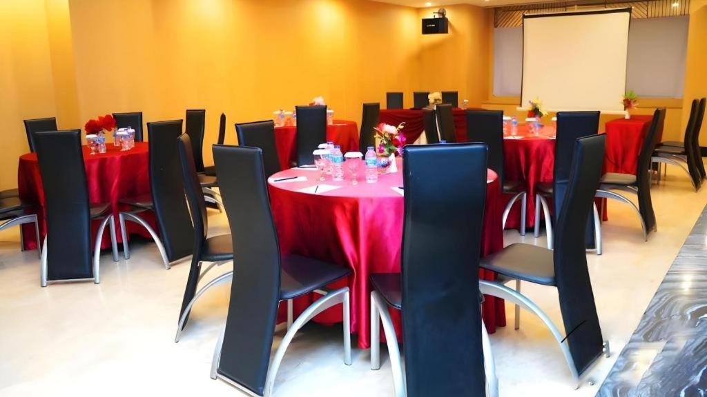 Orchardz Hotel Gajah Mada Pontianak Dış mekan fotoğraf