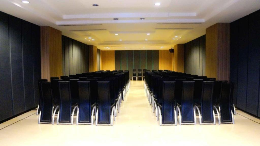 Orchardz Hotel Gajah Mada Pontianak Dış mekan fotoğraf