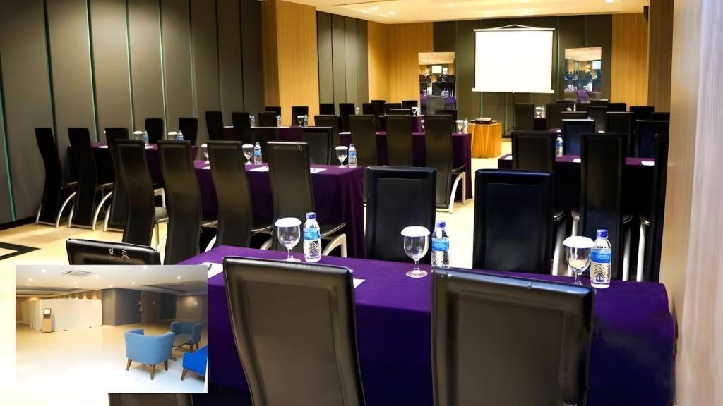Orchardz Hotel Gajah Mada Pontianak Dış mekan fotoğraf
