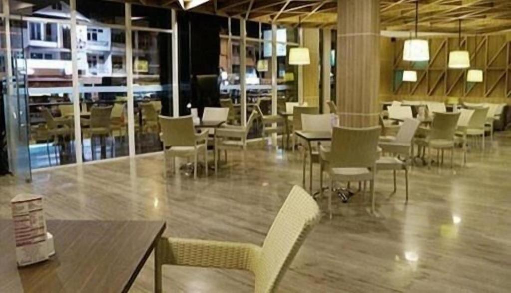 Orchardz Hotel Gajah Mada Pontianak Dış mekan fotoğraf